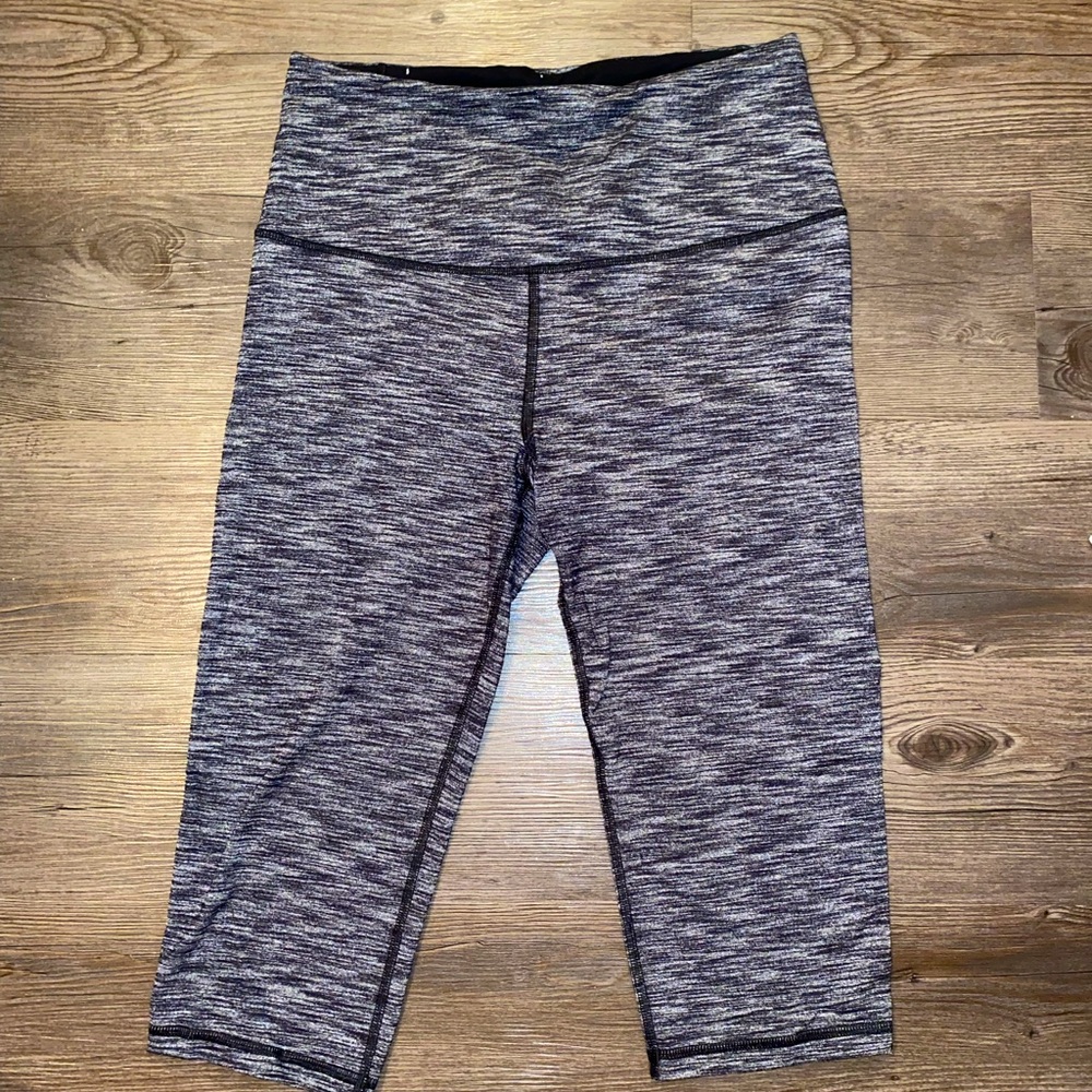 Victoria Sport Capri Leggings